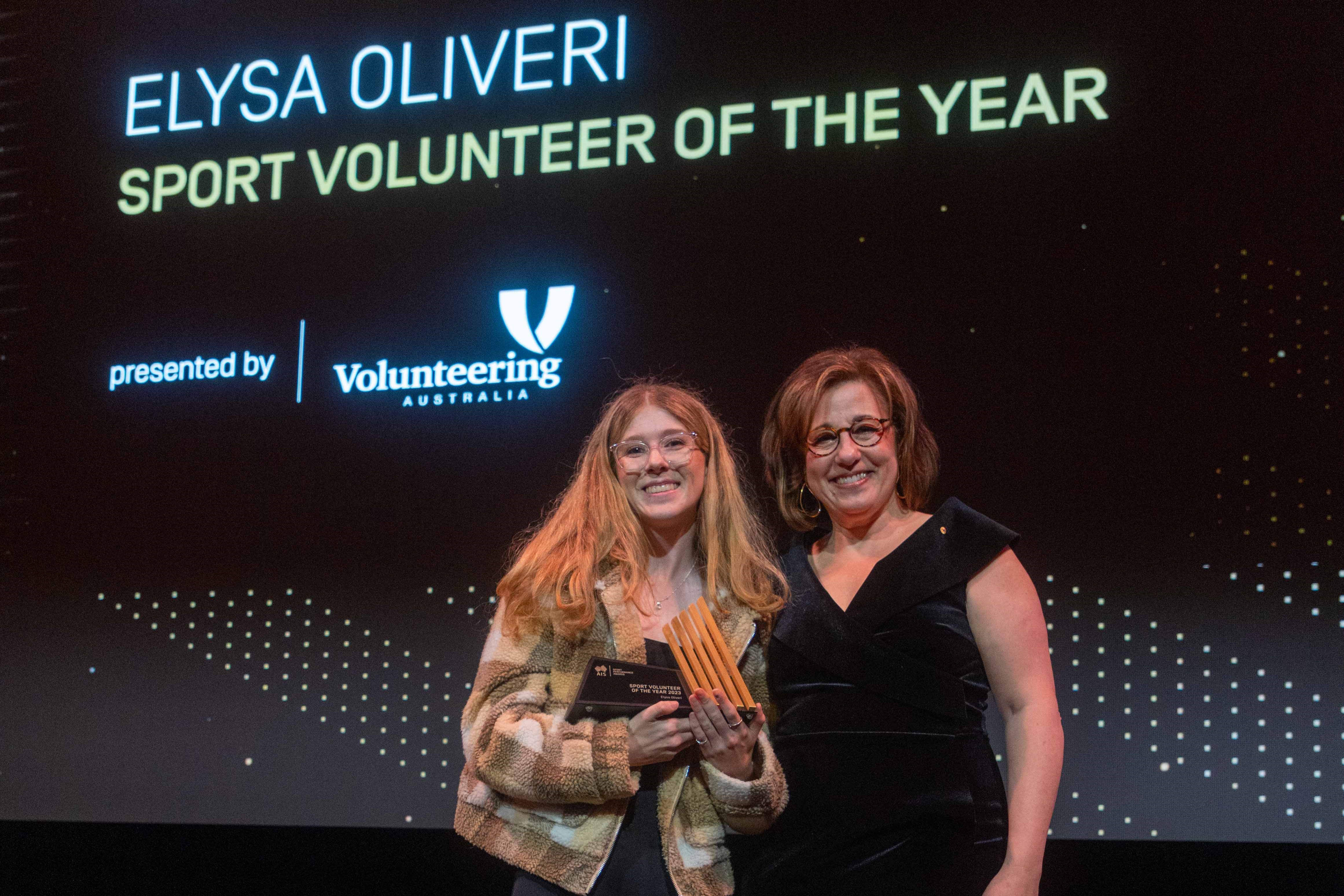 Elysa Oliveri receives the 2023 Sport Volunteer of the Year Award, pictured with former ASC Chair Josephine Sukkar